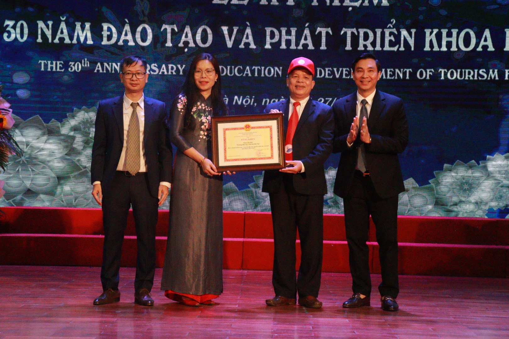 Khoa Du lịch, Trường Đại học Văn hóa Hà Nội vinh dự được nhận Bằng khen của Bộ Văn hóa, Thể thao và Du lịch